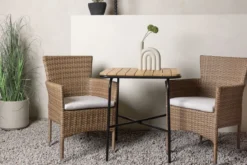 Garten Cafegruppe Rieva – 3-teiliges Gartenmöbel-Set mit Tisch aus Akazie und Stahl