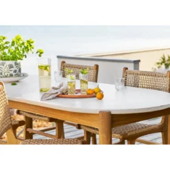 Garten Esstisch Kaldvila - aus Akazie und Terazzo