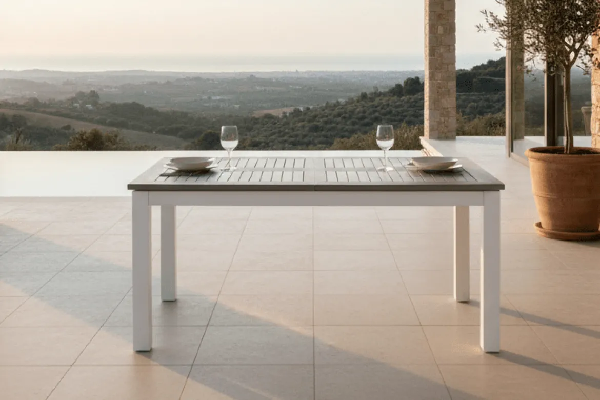 Garten Esstisch Ravello - Ausziehbar von 152 auf 210 cm mit weißem Aluminiumgestell