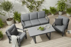 Garten Loungeset Kreta – 4-teiliges Set mit Tisch & dunkelgrauen Kissen