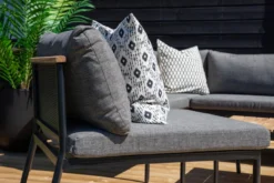Garten Loungeset Luana – in Weiß & Schwarz mit Teak-Tisch & Polstern