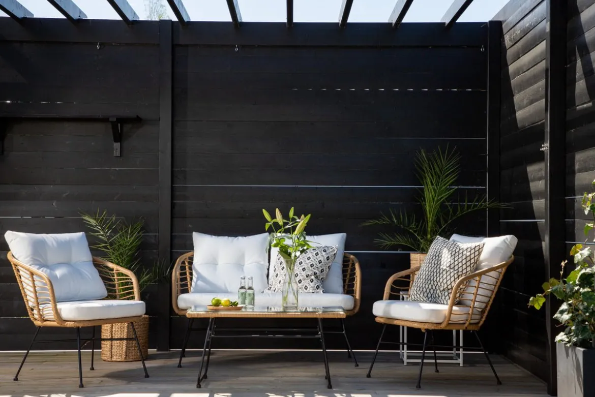 Garten Loungeset Raina – 4-teiliges Set mit Glasplatte & Kissen