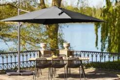 Garten Sonnenschirm Solvien – in schwarzer quadratischer Form