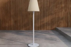 Garten Stehlampe „Belano“ – mit hellblauem Stahlgestell