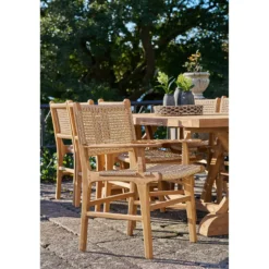 Gartenstuhl Capri mit Armlehne aus Teakholz