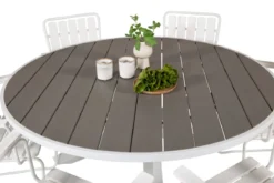 Gartentisch Alani - ein runder Esstisch mit Aintwoodtischplatte und einem Metallgestell