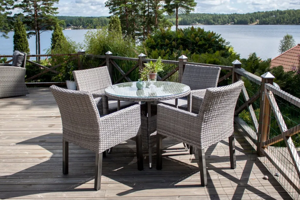 Gartentisch Eluno - das moderne Design schafft eine gemütliche Atmosphäre
