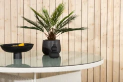 Gartentisch Eluno - das moderne Design schafft eine gemütliche Atmosphäre