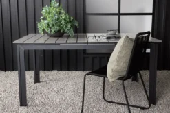 Gartentisch Kairen - perfekt für gesellige Runden im Freien
