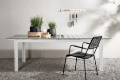 Gartentisch Kairen - perfekt für gesellige Runden im Freien