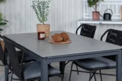 Gartentisch Kairen - perfekt für gesellige Runden im Freien
