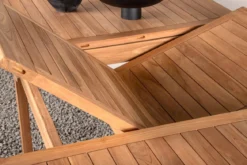 Gartentisch Navira - ein ovaler Esstisch aus Teakholz