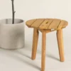 Gartentisch Nia - ein runder Beistelltisch aus hochwertigem Akazienholz