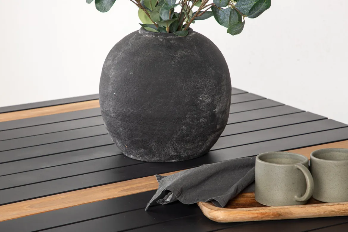 Gartentisch Nuru - Teakholz und Aluminium für Stabilität und Langlebigkeit