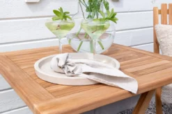 Gartentisch Siana - ein eckiger Esstisch aus Teakholz