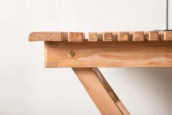 Gartentisch Taneva - ein klappbarer Tisch aus hochwertigem Teakholz
