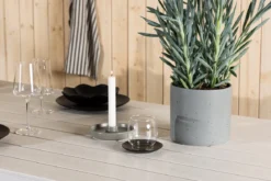 Gartentisch Tareen - eine harmonische Kombination aus Natürlichkeit und Stabilität