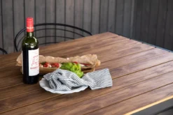 Gartentisch Tareen - eine harmonische Kombination aus Natürlichkeit und Stabilität