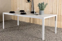 Gartentisch Tareen - eine harmonische Kombination aus Natürlichkeit und Stabilität
