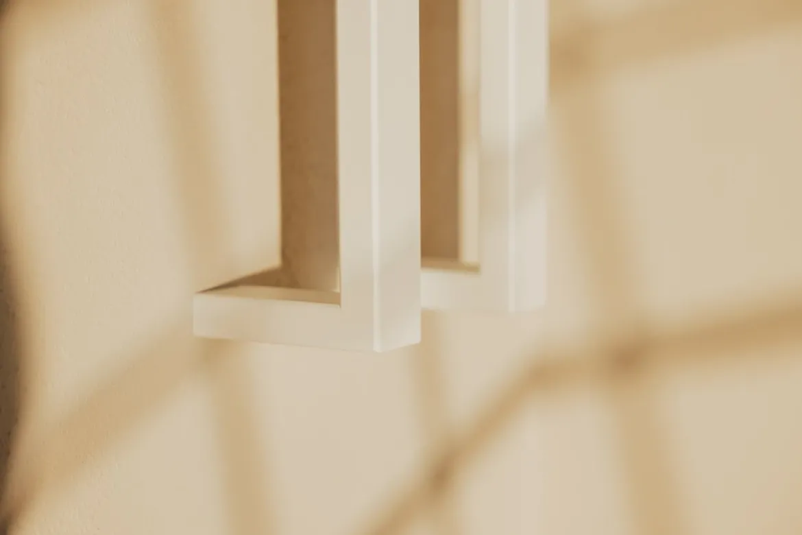Handtuchhalter Nali – minimalistisches Design mit verdeckter Wandmontage