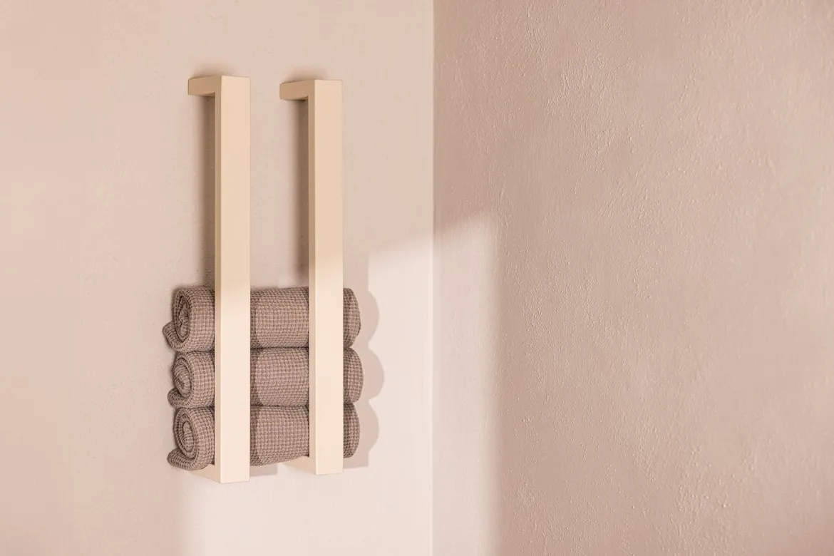 Handtuchhalter Nali – minimalistisches Design mit verdeckter Wandmontage