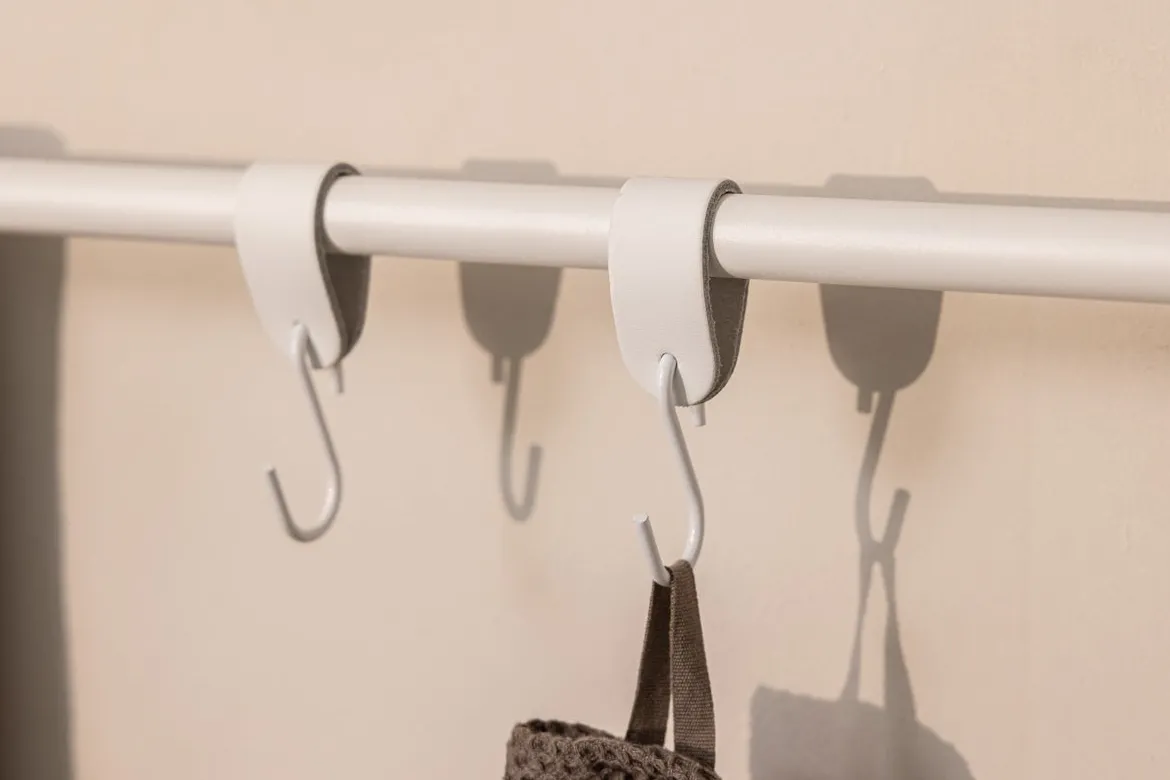 Handtuchhalter Vana – minimalistisch, rund oder eckig, drei Breiten