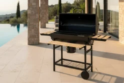 Holzkohlegrill BarrelPro – Grillwagen mit Deckel, Thermometer & Ablagen