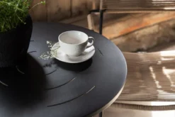 Kaffeetisch Hanoi - Ø65 mit schwarzer Stahl- Tischplatte