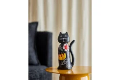 Kerzenhalter Nera – Handbemalte Katzenfigur mit floralen Akzenten