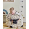 Kinder Sitzhocker Wolki – Kuscheliger Sitzhocker in Schafsoptik