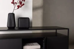 Kommode Merivo – Schwarz, Industrial Chic mit offenem Rahmen