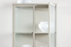 Kommode/Vitrine Lenora – Beige, Modern-Classy mit Retro-Akzent