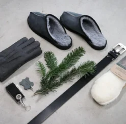 Lammfell Herren Hausschuhe Ardell – echtes Lammfell in Grau