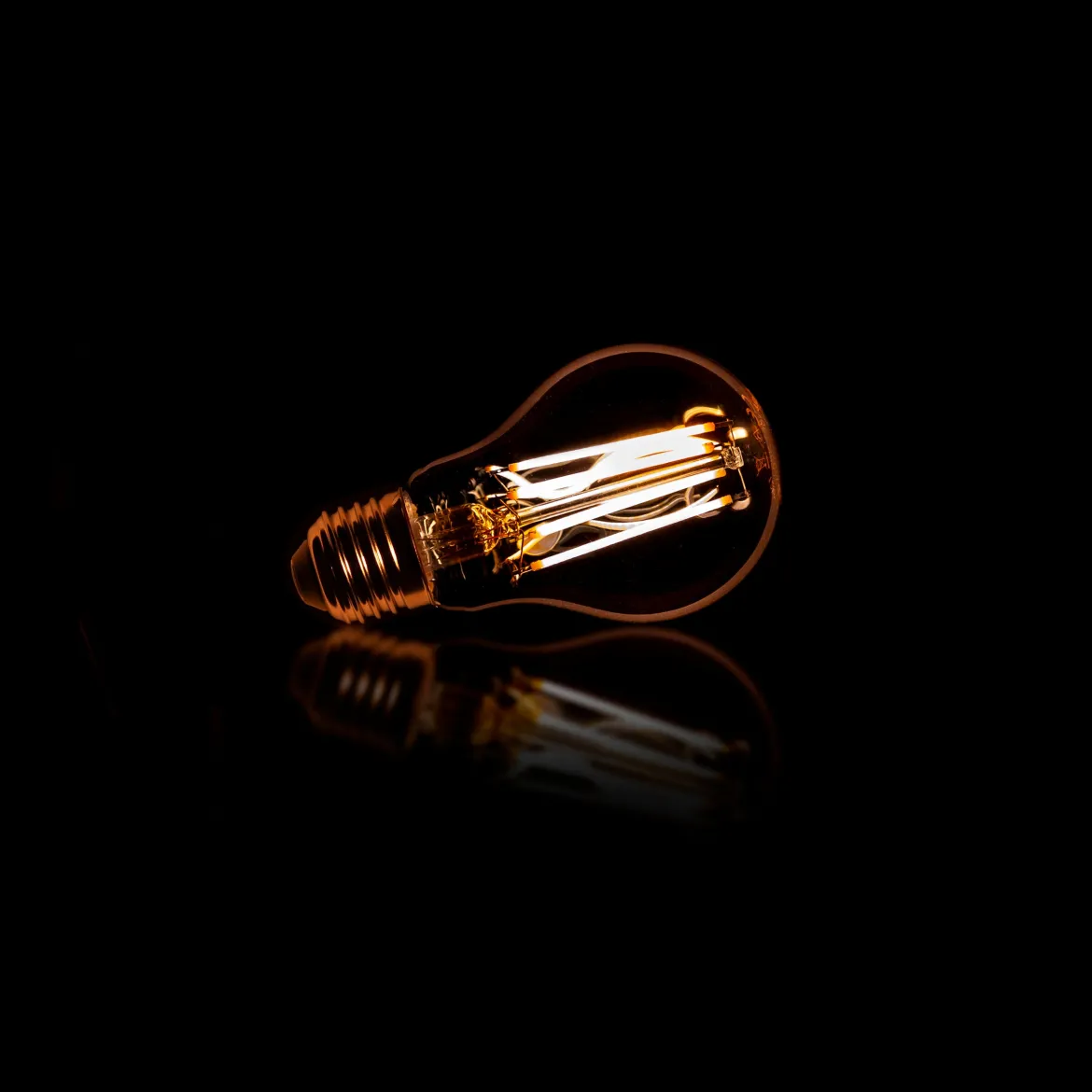 LED-Glühlampe Pandan – A60-E27 mit warmem Licht