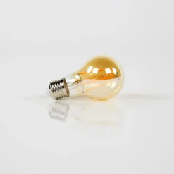 LED-Glühlampe Pandan – A60-E27 mit warmem Licht