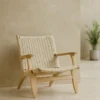 Loungesessel Raisa – mit Holzbeinen & geflochtener Rückenlehne