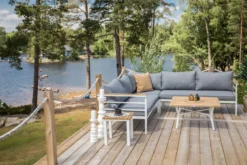Lounge Set Puerto – aus Metall mit Teakholz-Details, inkl. Kissen