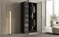 Moduro Arda – Design-Kleiderschrank mit geriffelter Glasfront