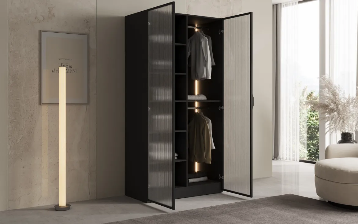 Moduro Arda – Design-Kleiderschrank mit geriffelter Glasfront