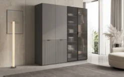 Moduro Ravo – Modularer Kleiderschrank mit geriffelter Glasfront und Strukturpaneel