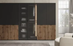 Moduro Serin – Dreimoduliger Design-Kleiderschrank mit Holz- und Strukturglasfront