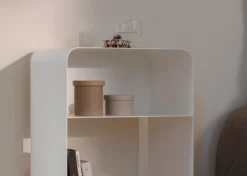 Nachttisch Damio – Minimalistisches Design aus pulverbeschichtetem Metall