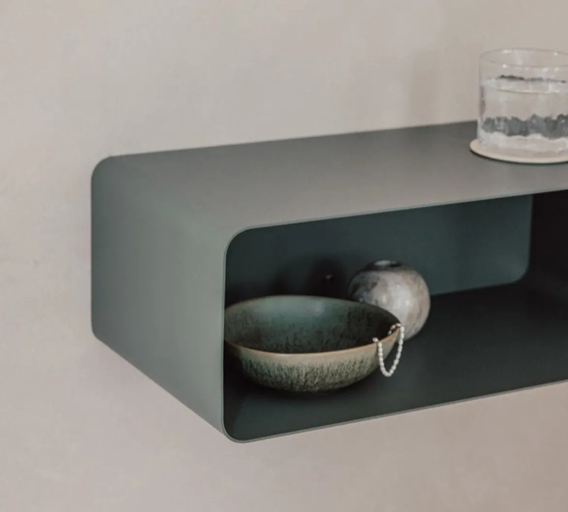 Nachttisch Nelio – Hängendes Design mit Kabeldurchführung