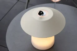 Outdoor-Tischlampe „Eloura“ – in Beige und Schwarz mit 3 Helligkeitsstufen