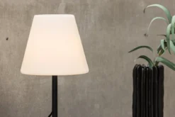 Outdoor-Tischlampe „Pora“ – wetterfest für Balkon & Outdoor-Bereich