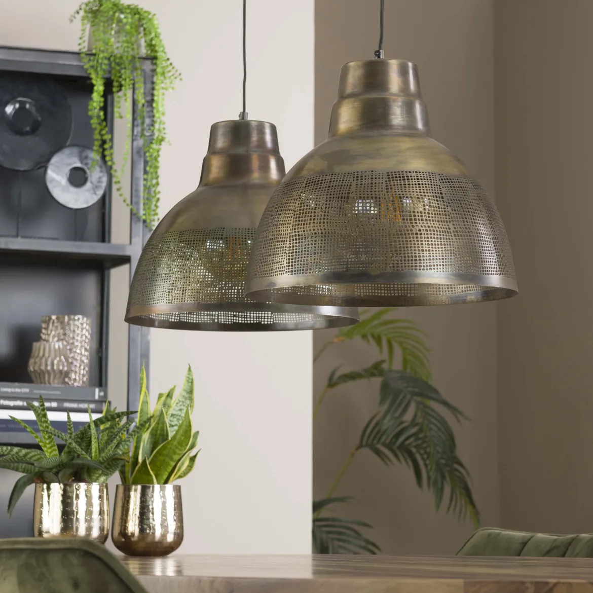 Pendelleuchte "Armonis“ – Mit 2 handperforierten Lampenschirmen aus Metall in Antikbronze