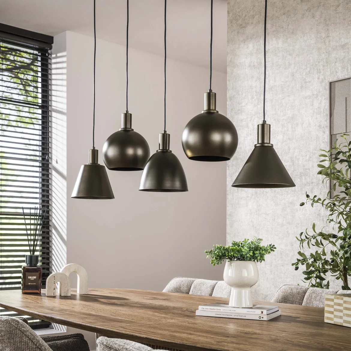 Pendelleuchte Bravino – Fünf Metallschirme in Braun oder Beige (5-flammig)