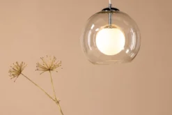 Pendelleuchte „Chobe" – Mit transparentem Lampenschirm aus Glas