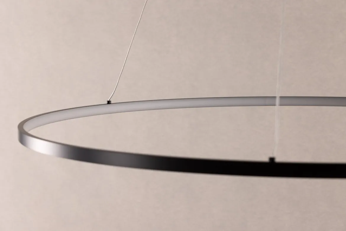 Pendelleuchte „Durban“ – Rahmen aus schwarzem Aluminium und LED-Leuchten