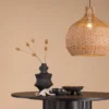Pendelleuchte „Ghanzi" – Heller Rattanschirm mit Flechtmuster